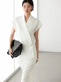 Linen waistcoat with buttons