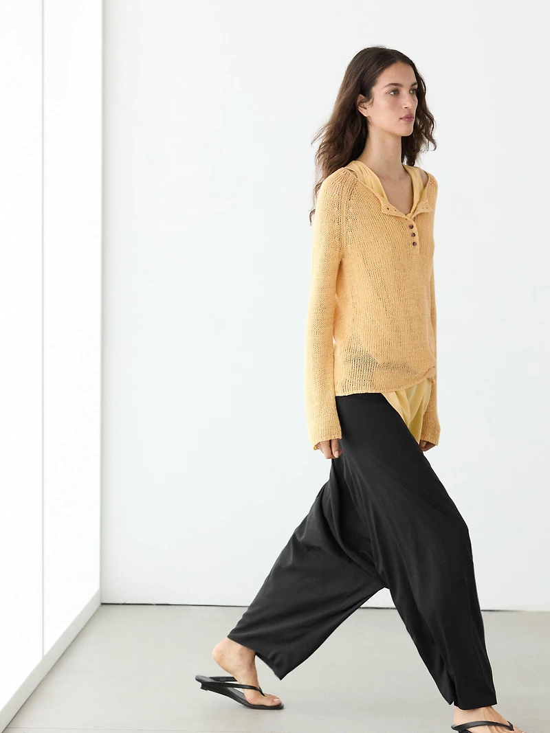 Pull en maille 100 % lin avec détail au col