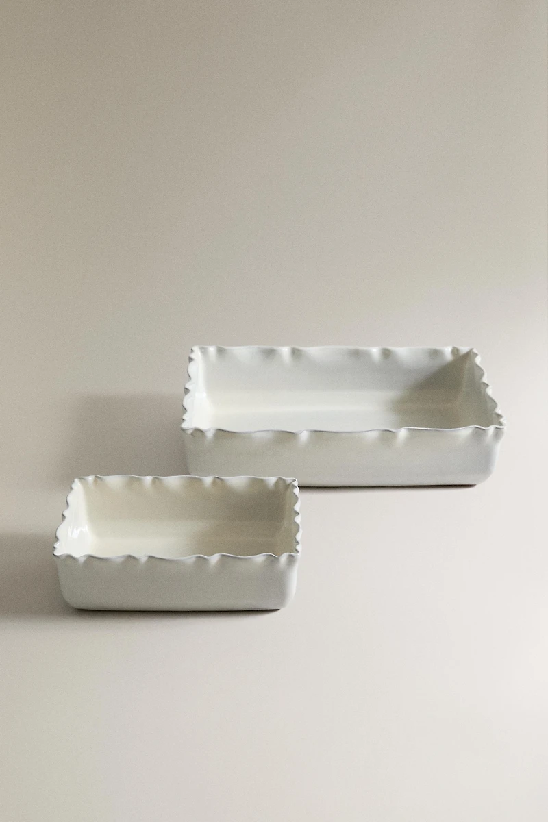 TEXTURED EARTHENWARE OVEN SERVING DISH