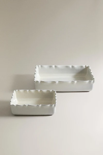 TEXTURED EARTHENWARE OVEN SERVING DISH