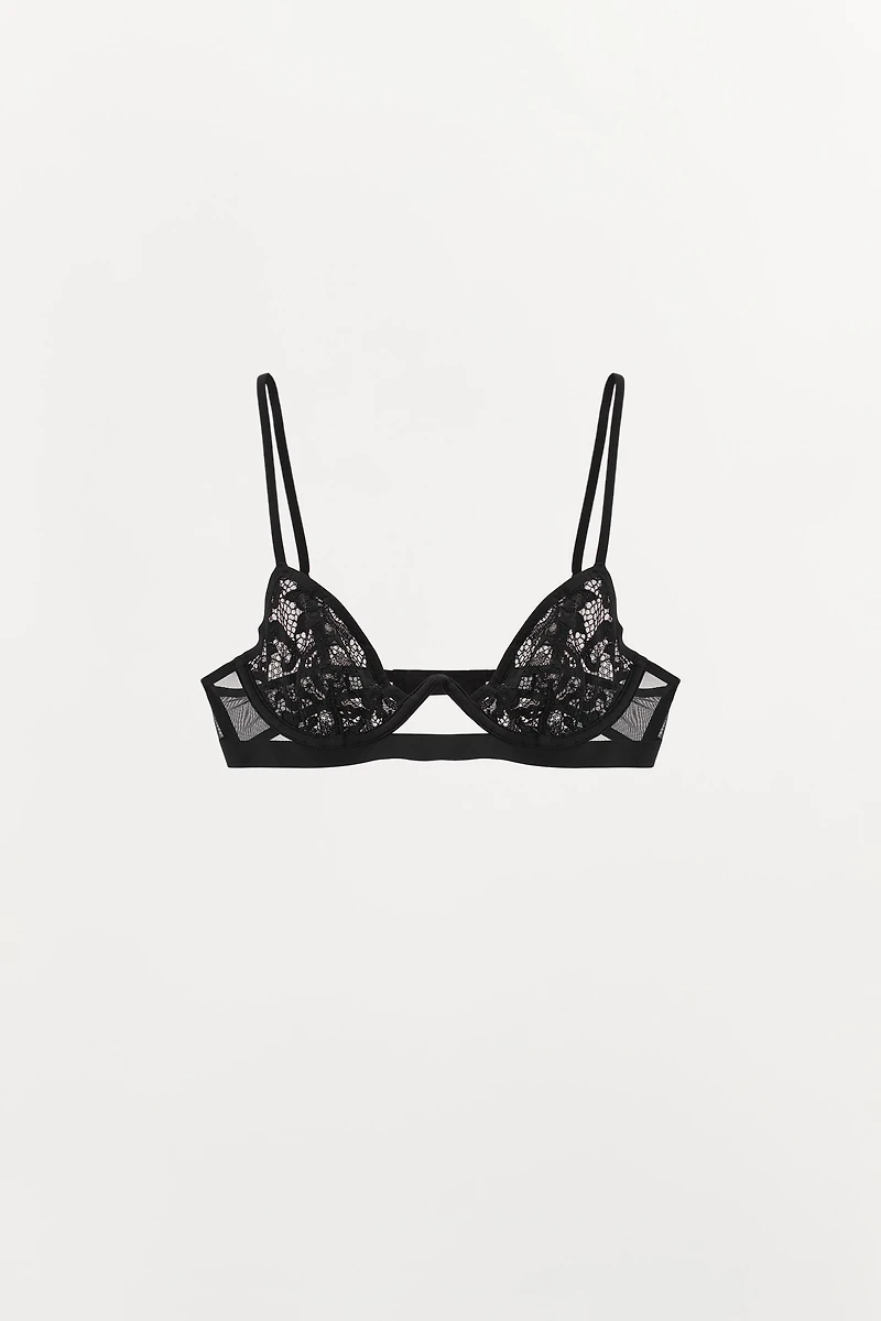 SOUTIEN-GORGE À ARMATURES EN DENTELLE