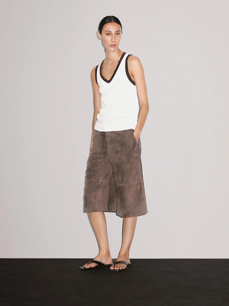 Ribbed V-neck T-shirt