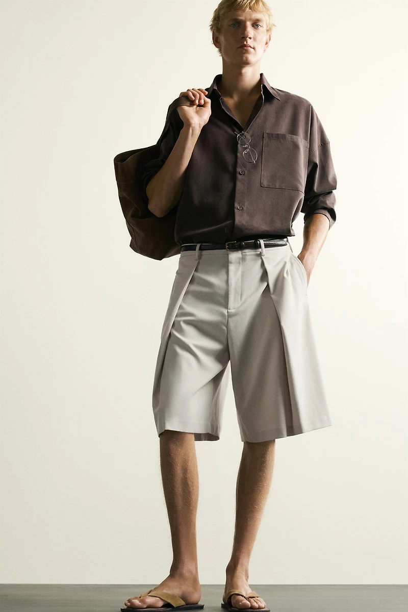 WIDE FIT PLEATED SHORTS