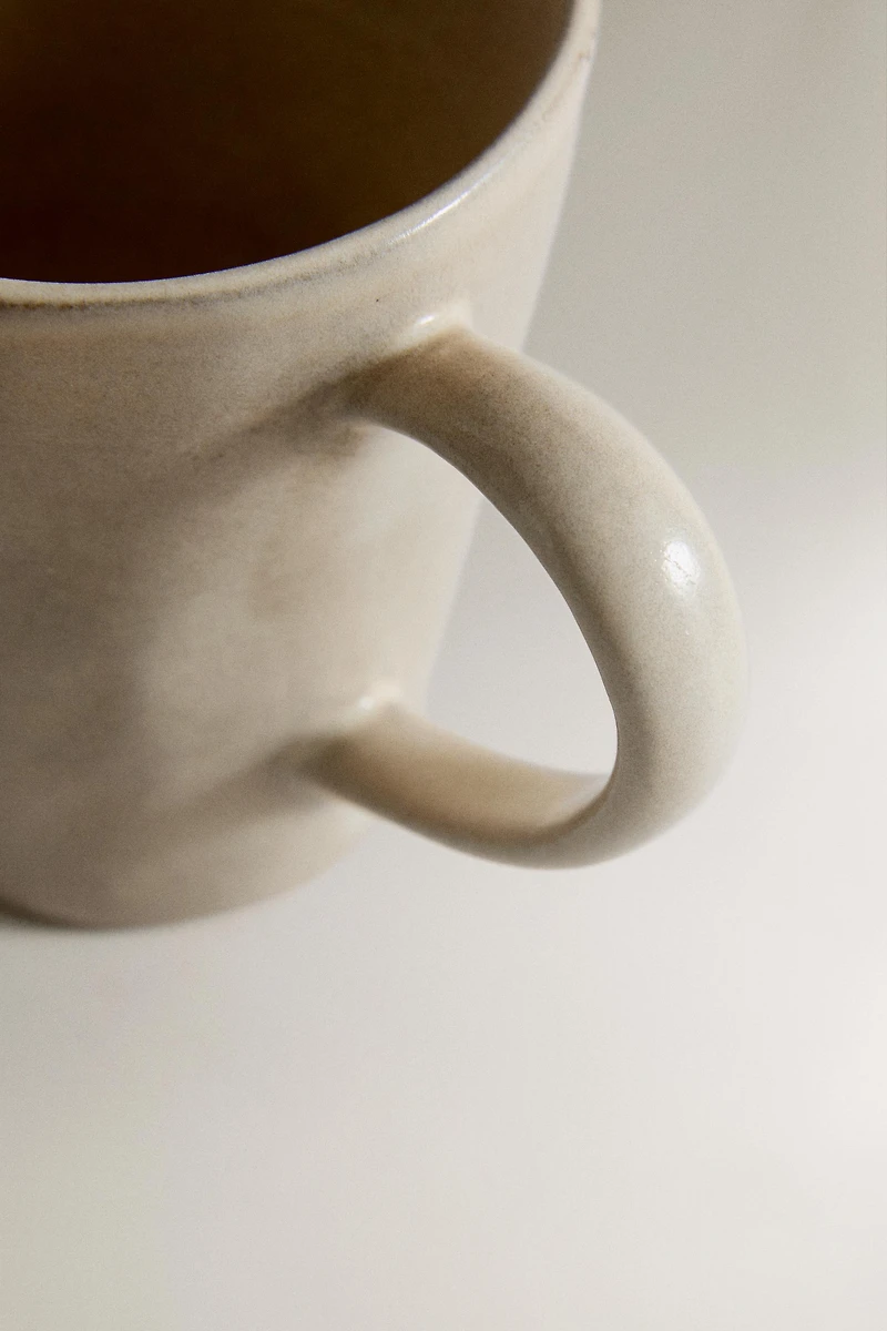 TASSE EN GRÈS IRRÉGULIÈRE