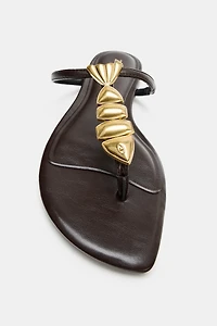 FISH APPLIQUÉ FLAT SANDALS
