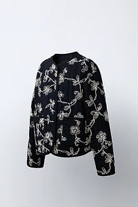 VESTE MATELASSÉE BRODERIES CONTRASTANTES