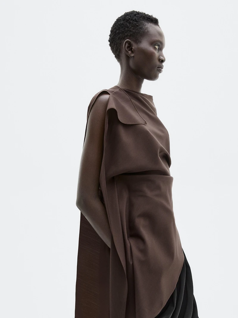 Asymmetric top with neck detail - Limited