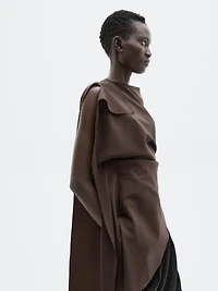 Asymmetric top with neck detail - Limited