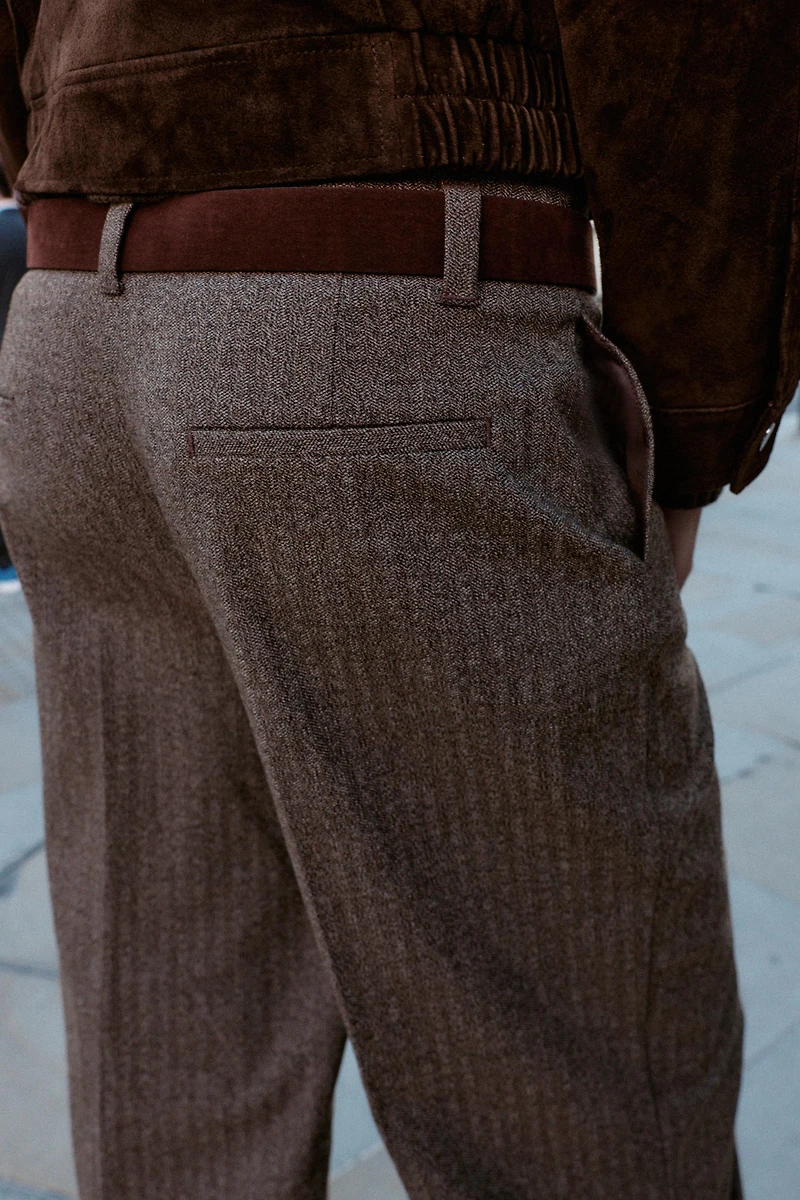 HERRINGBONE BELTED PANTS