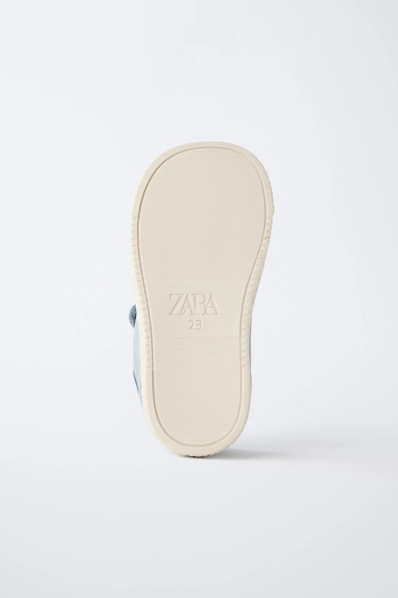 BAREFOOT SNEAKERS