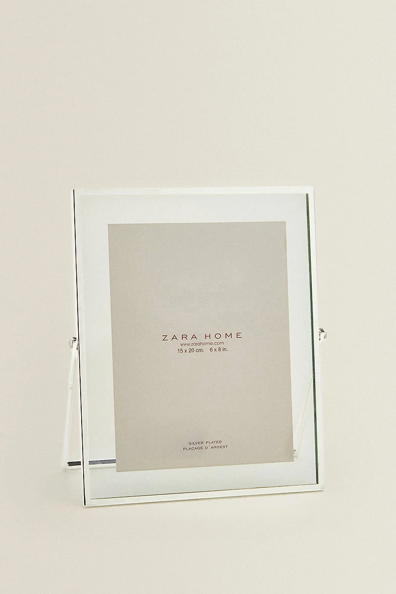 PICTURE FRAME WITH STAND