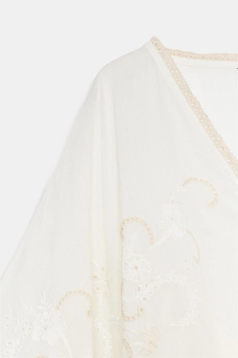 TOP CAPE BRODERIES