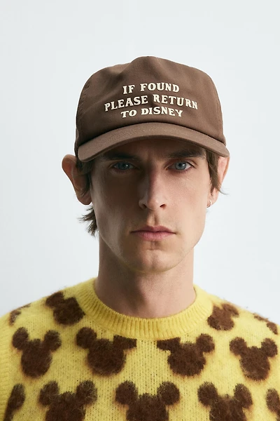 TEXT CAP HARRY LAMBERT FOR ZARA X DISNEY