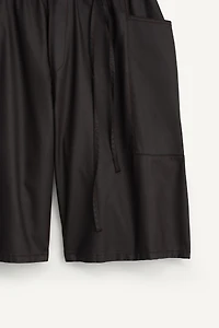 RELAXED FIT WAXED LYOCELL SHORTS
