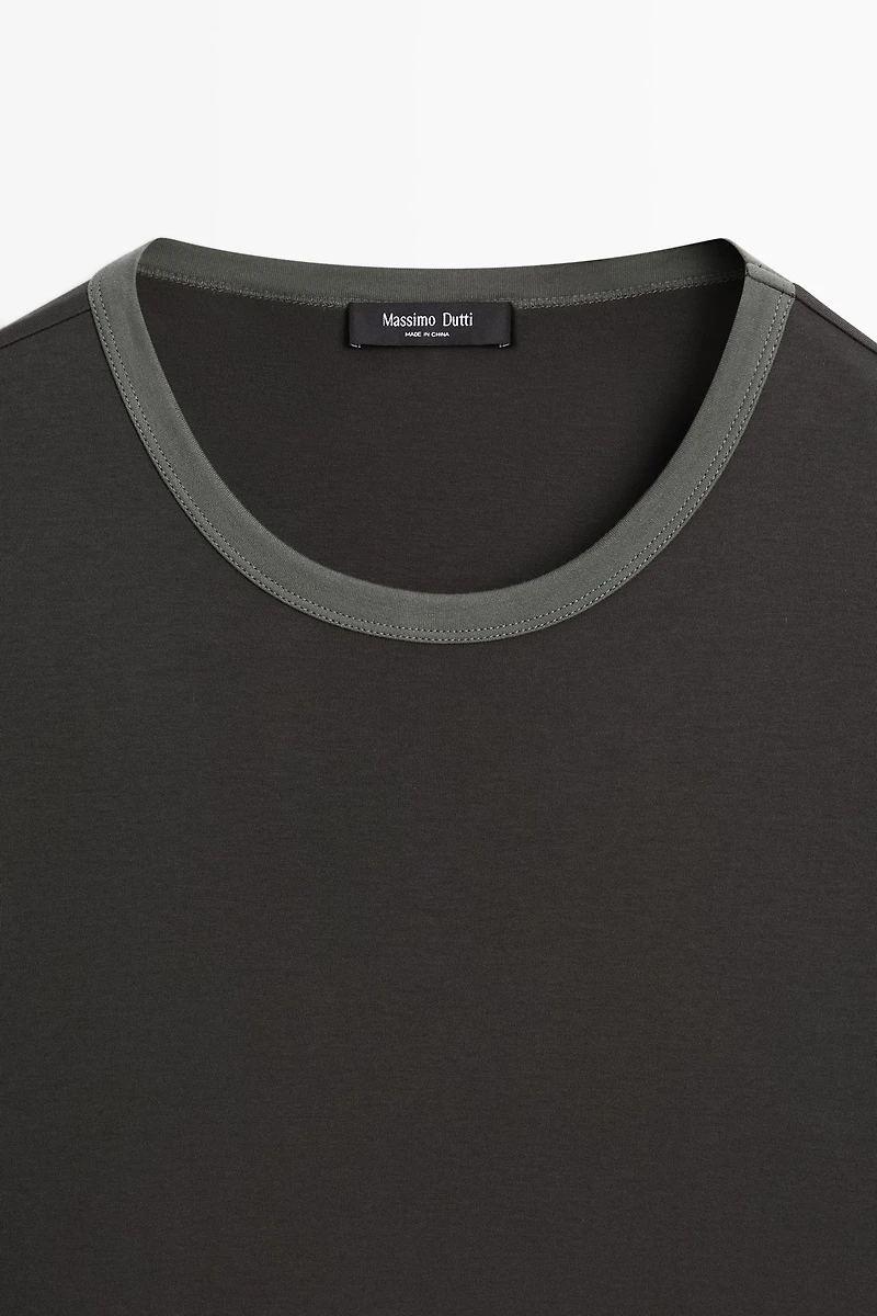 100% cotton contrast neck T-shirt