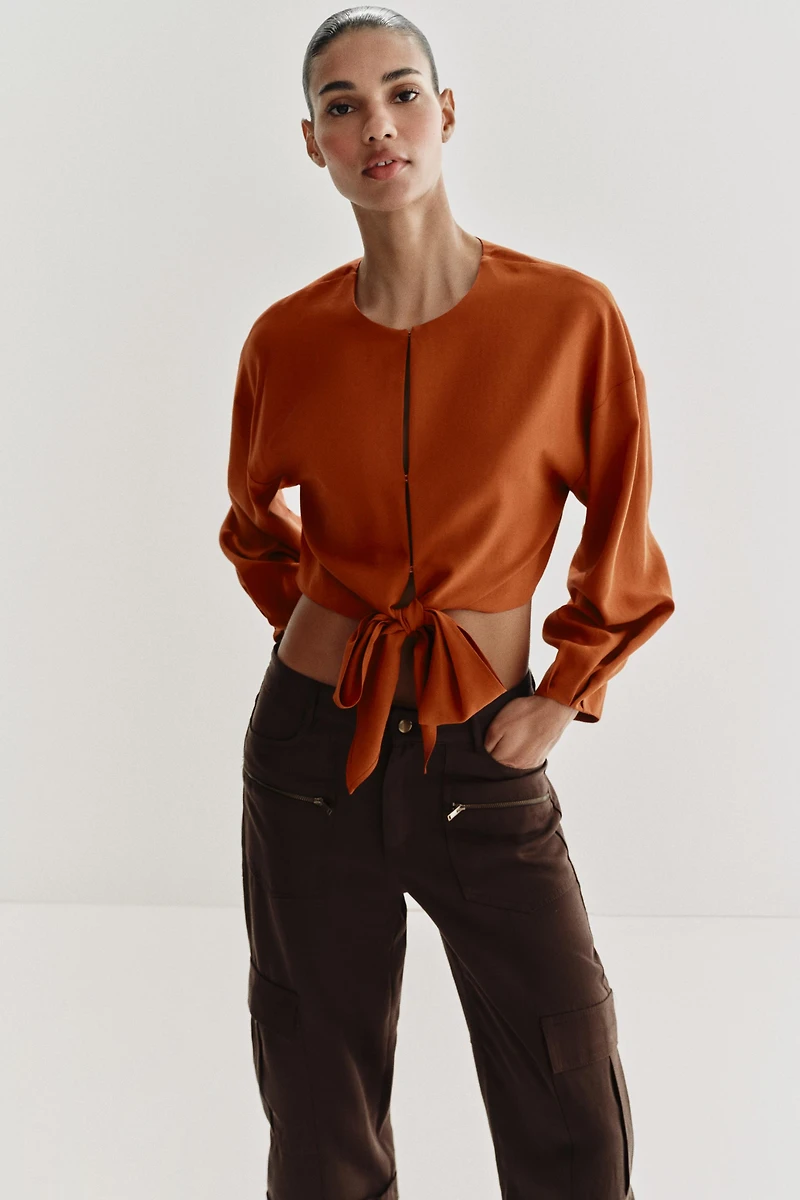 CROPPED TIE TOP