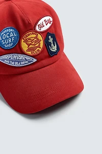 CASQUETTE À PIÈCES EN CONTRASTE