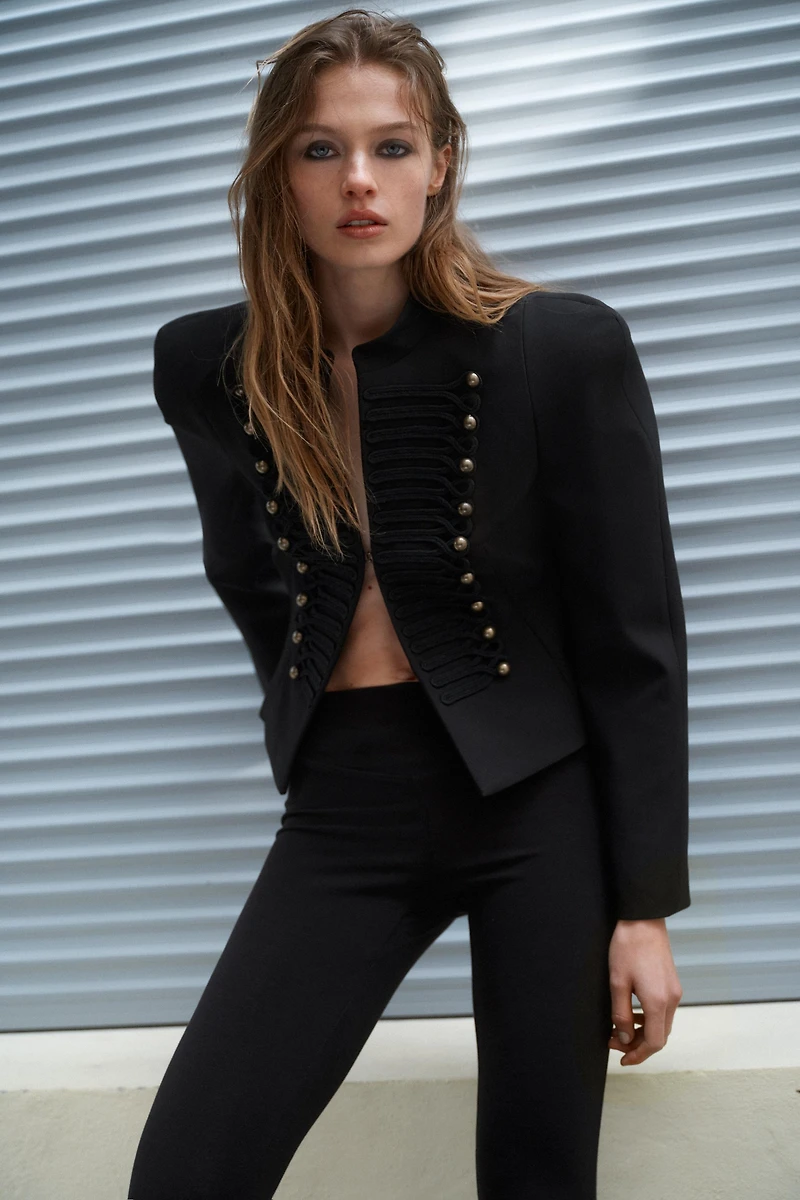 FITTED BLAZER WITH SHOULDER PADS