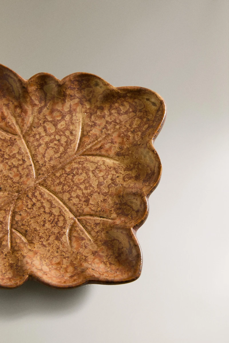 STONEWARE LEAF PLATE