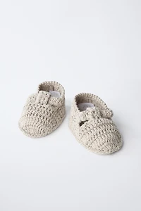 KNITTED BOOTIES