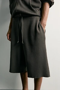 WASHED WAFFLE KNIT JOGGER SHORTS