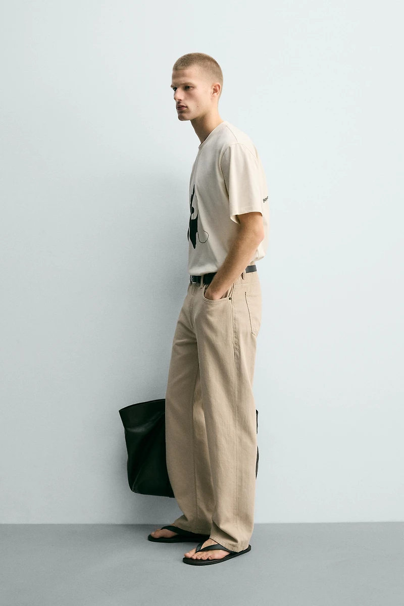 CONTRAST GRAPHIC T-SHIRT