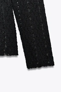 RUFFLED LACE TOP