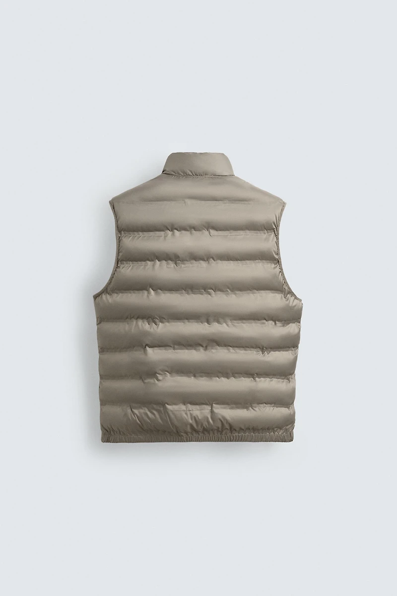 LIGHTWEIGHT WATER REPELLENT PUFFER VEST