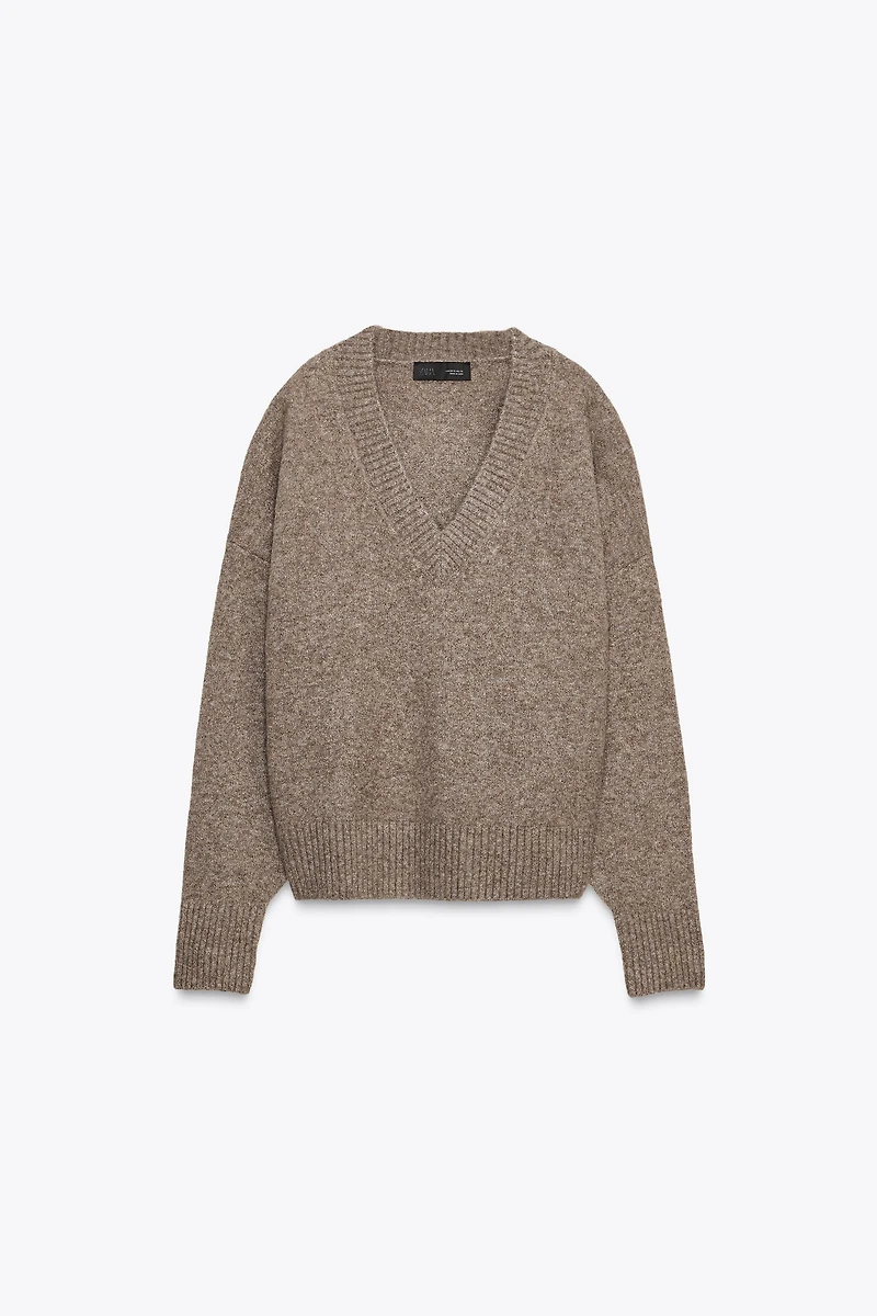 SOFT V-NECK KNIT SWEATER