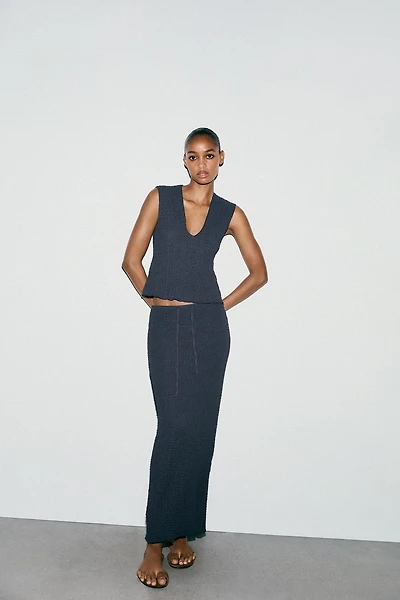 TEXTURED MIDI SKIRT