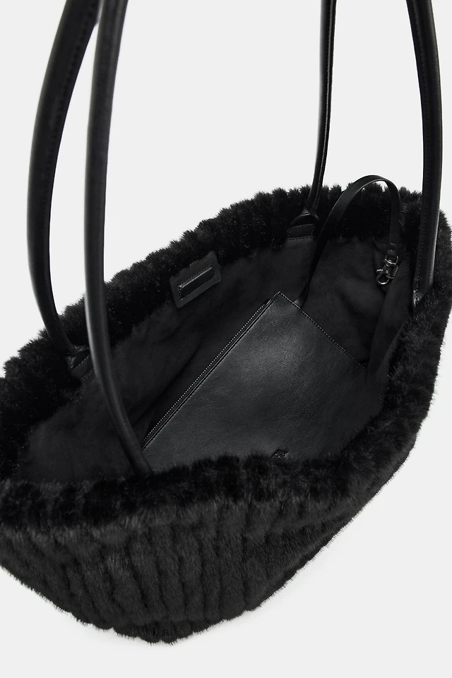 Sac à Main ZARA Bandoulière Fausse Fourrure – Noir Gris Blanc, étriers Argentés, Taille Moyenne