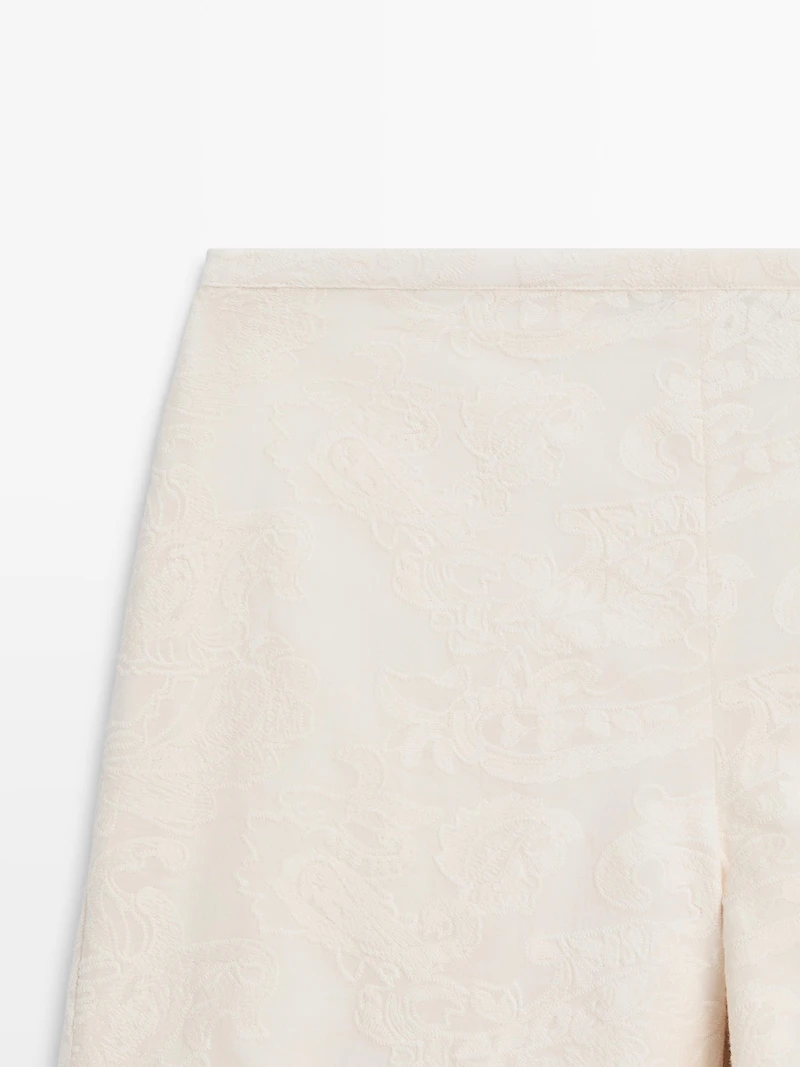 Shorts with fabric detail