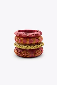4-PACK OF WOODEN RAFFIA BRACELETS