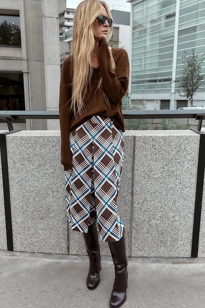 100% EXTRA-SOFT WOOL V-NECK SWEATER