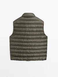 Foldable lightweight down puffer gilet