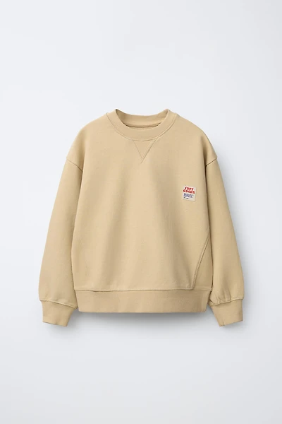 GARMENT DYE LABEL SWEATSHIRT