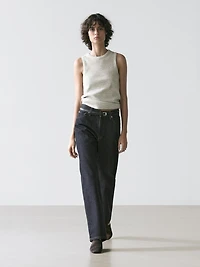 Sleeveless cotton blend T-shirt