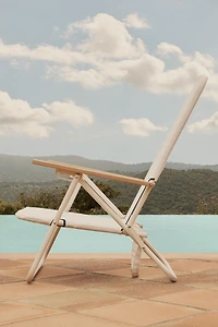 FOLDING BEACH CHAIR WITH WOODEN ARM RESTS