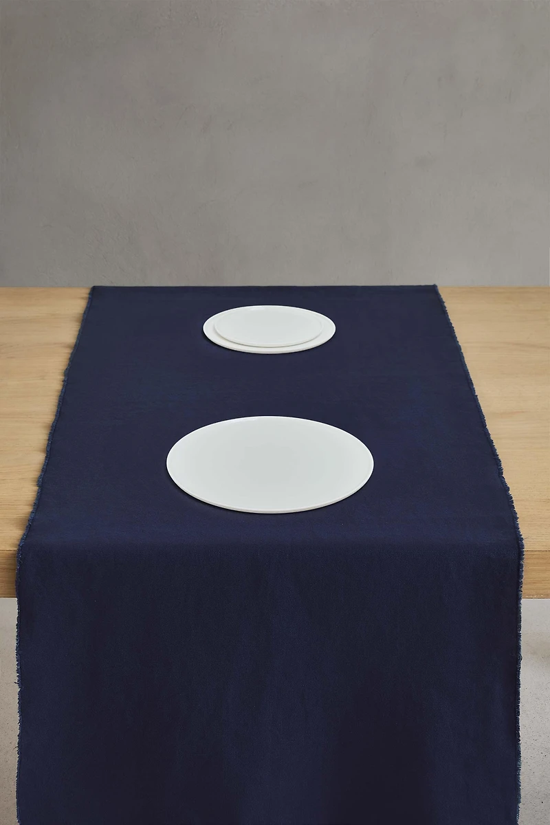 TABLE RUNNER 01
