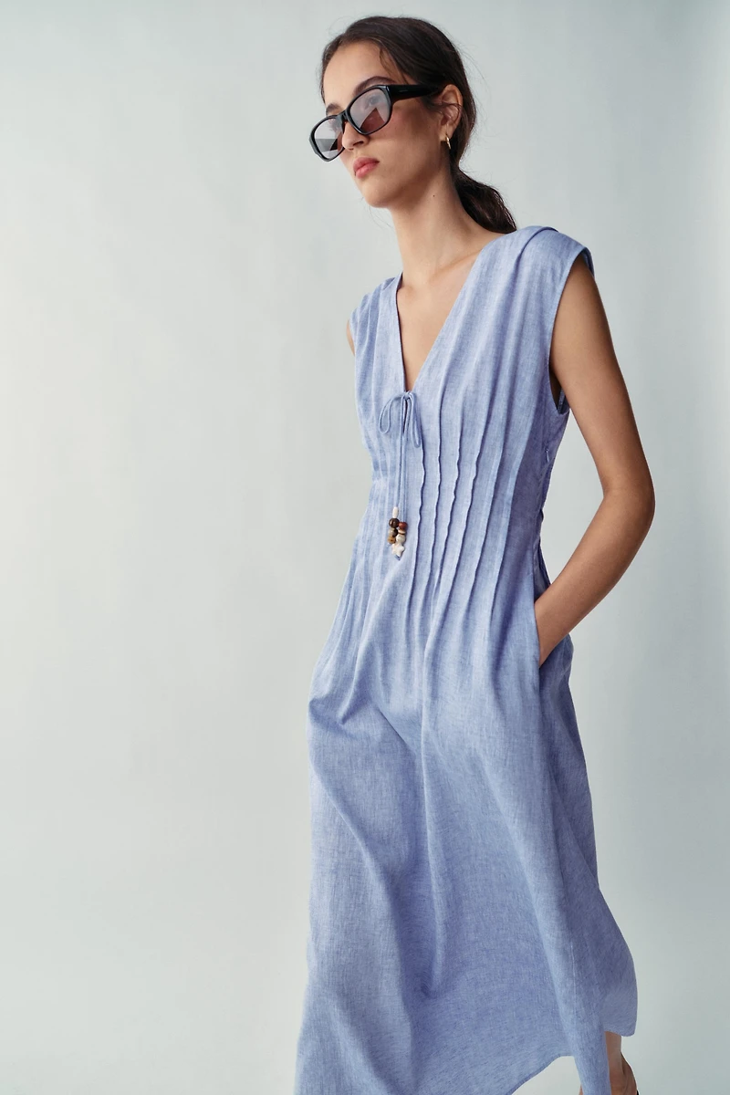 ROBE MI-LONGUE EN LIN À PLIS