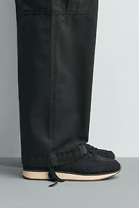 CASUAL SNEAKERS