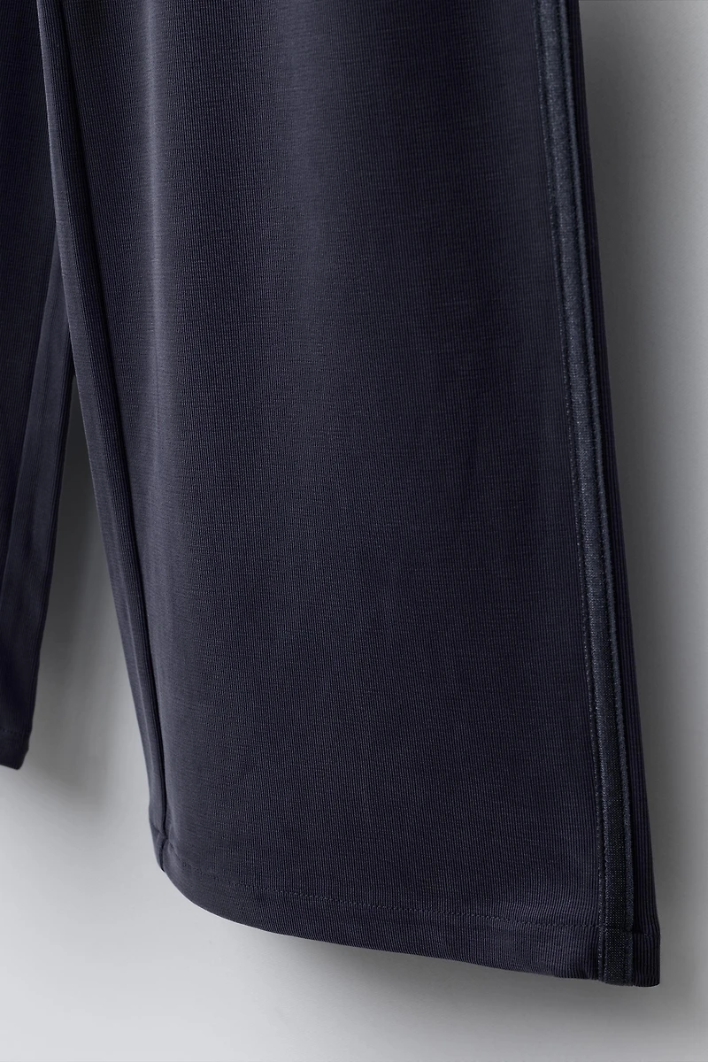 SPORTY WIDE LEG PANTS