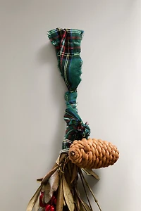 OLIVE LEAF CHRISTMAS LIGHT UP GARLAND