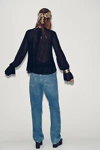 FLOWY RUFFLED TOP