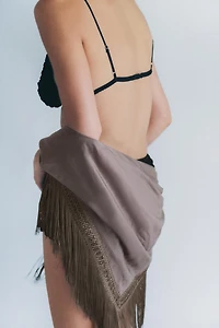 FOULARD AVEC VISCOSE ET FRANGES