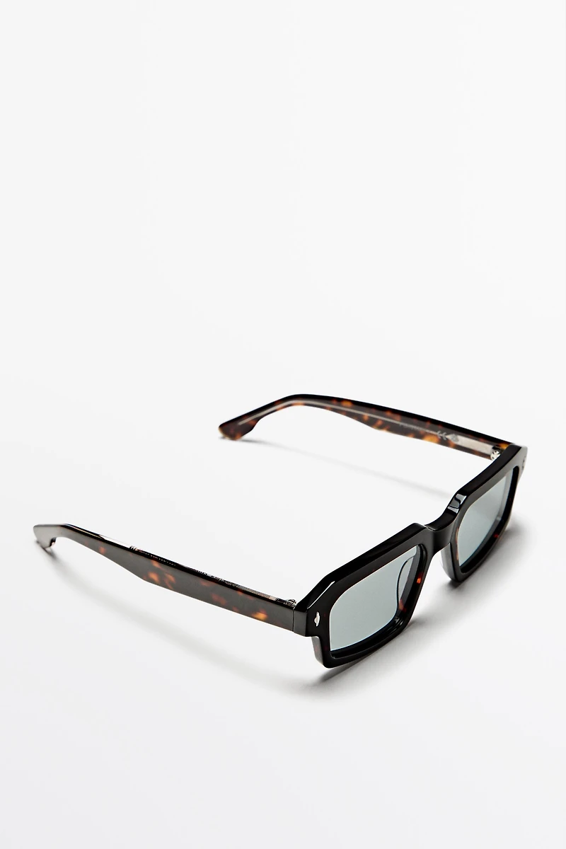 Rectangular sunglasses