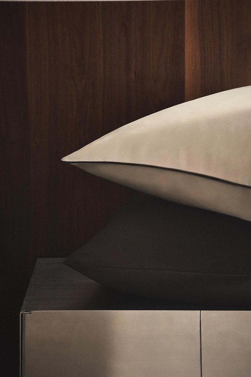 TAIE D’OREILLER SATIN PASSEPOIL