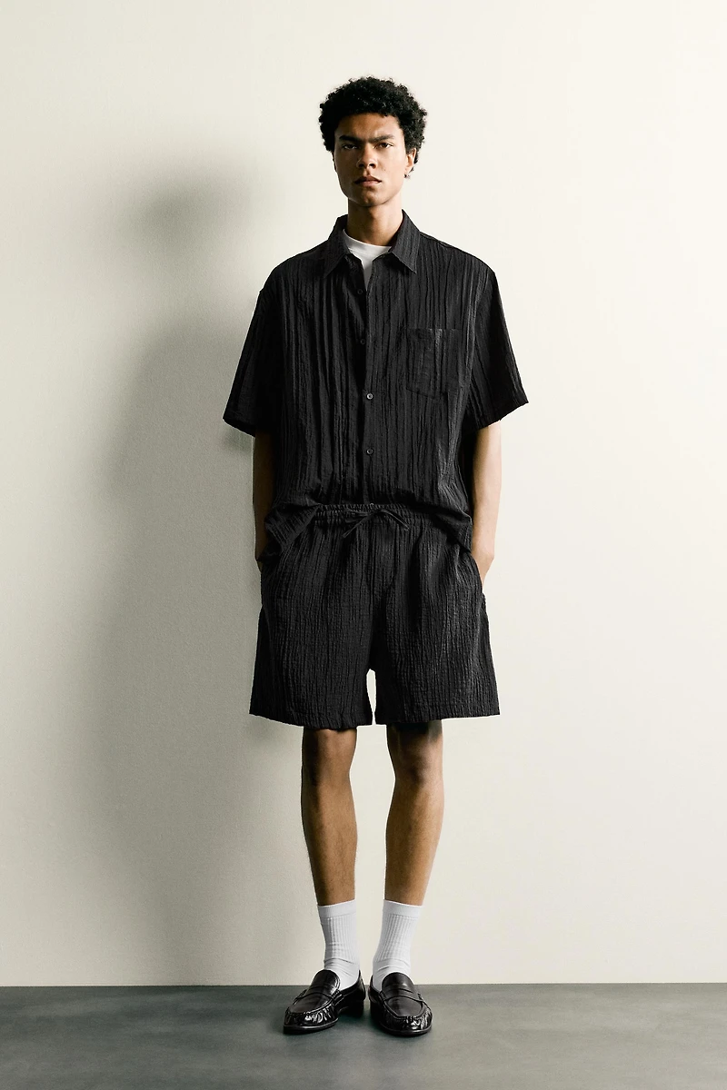 TEXTURED RELAXED FIT SHORTS