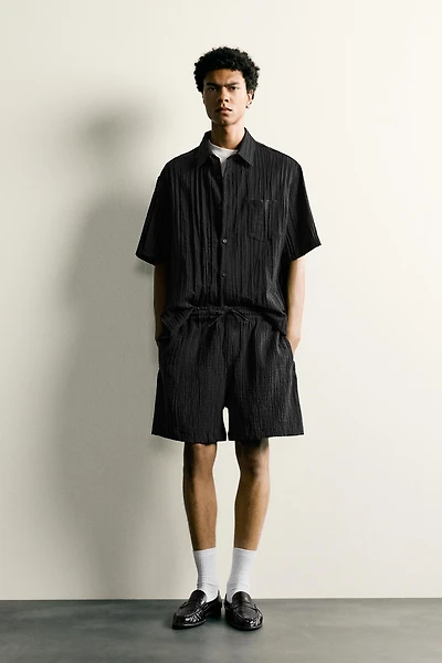 TEXTURED RELAXED FIT SHORTS
