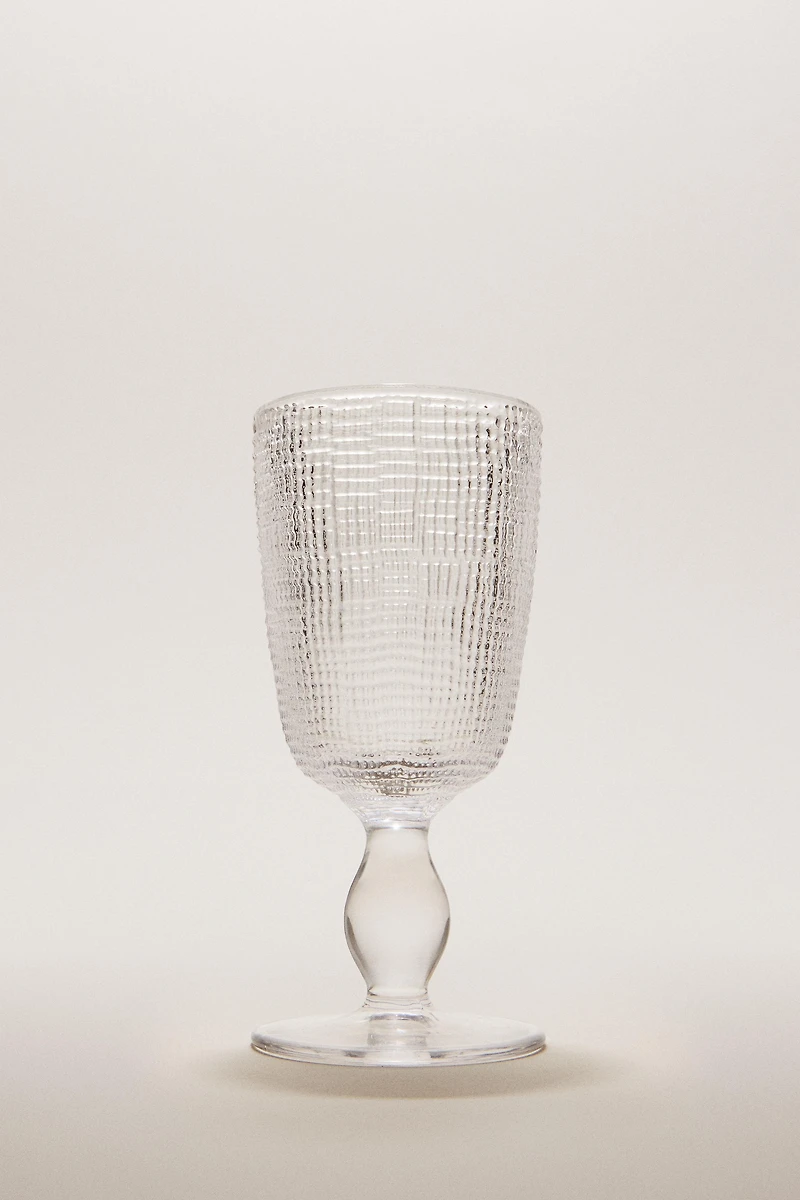 RAISED DESIGN WINE GLASS